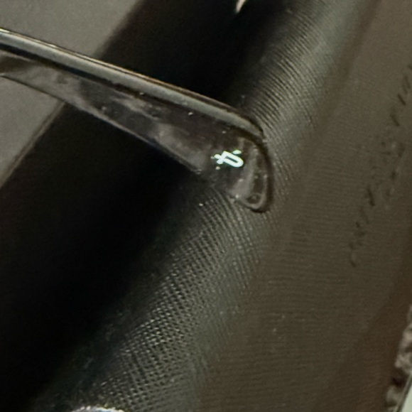 NEW IN BOX PRIVE REVAUX “THE CLASSIC “POLARIZED SUNGLASSES
52-22-150 - Picture 10 of 11